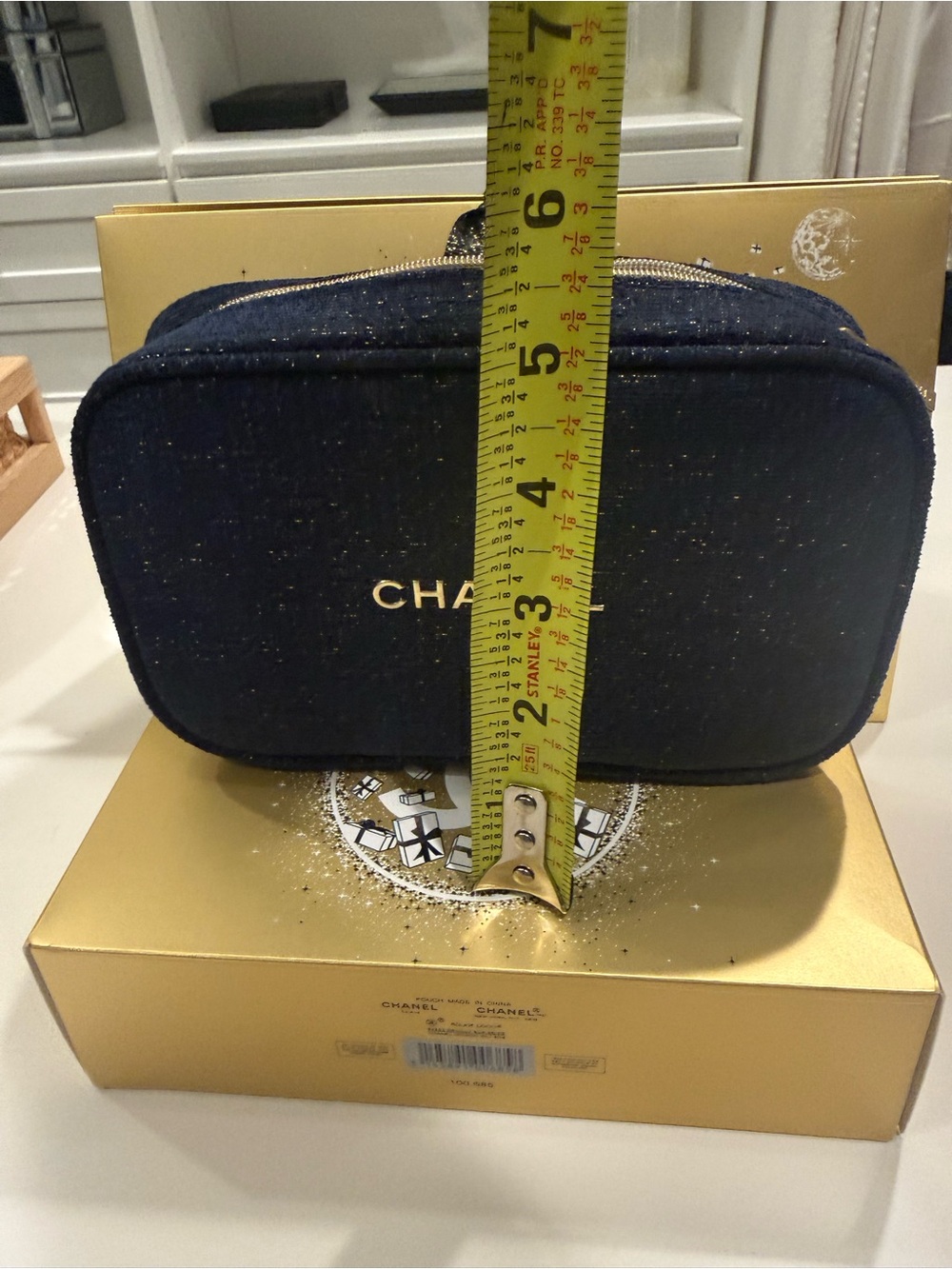 NEW CHANEL Navy blue Sparkle Zip cosmetic Pouch with Gold Logo - Picture 4 of 5